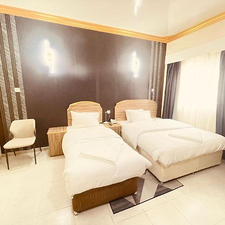 Galaxy Star Hotel Dubai Esterno foto