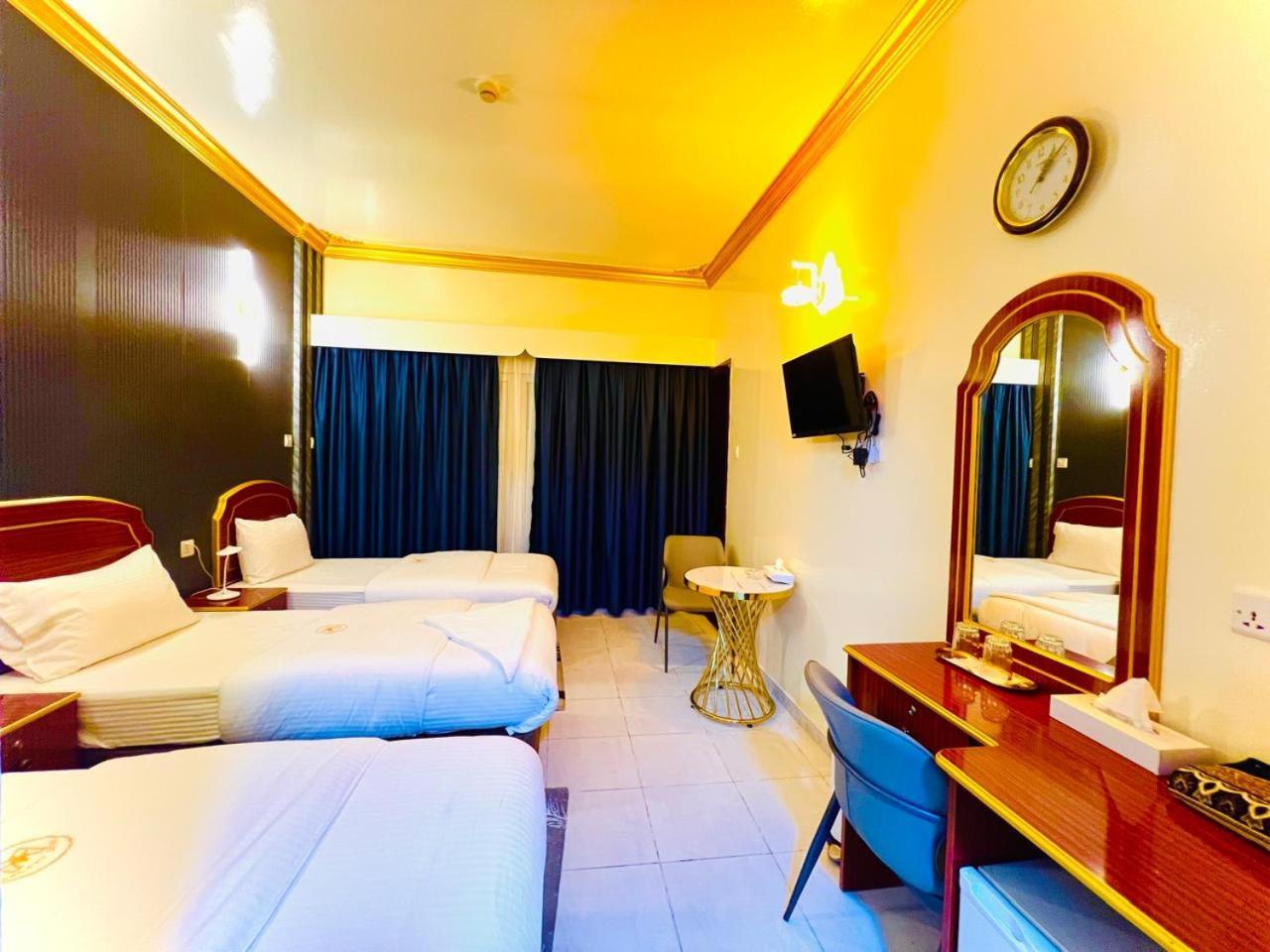 Galaxy Star Hotel Dubai Esterno foto