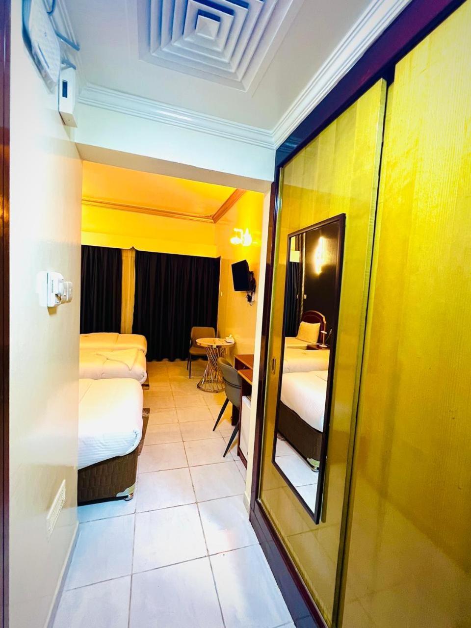 Galaxy Star Hotel Dubai Esterno foto